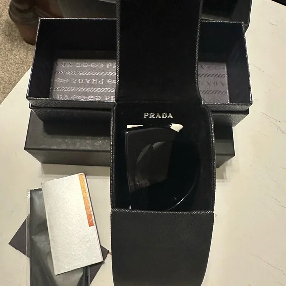 Prada Sunglasses PR 14WS - Picture 9 of 10